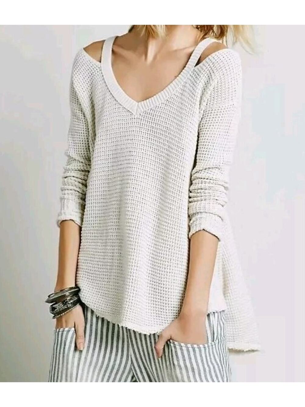 Free People Moonshine V Neck Sweater Top M Thermal Cream Longline Beachy Coastal